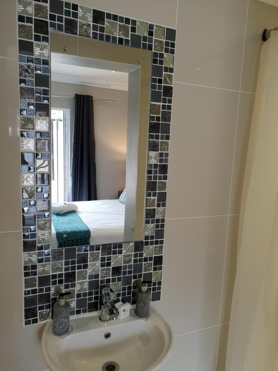 Reef View Bnb Ист-Лондон Экстерьер фото